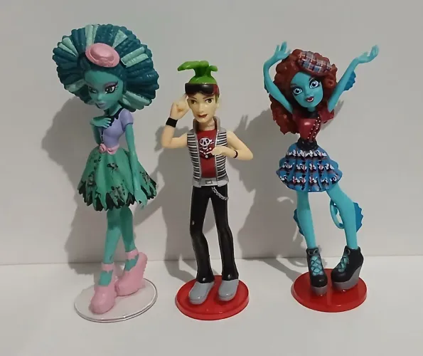 LOTE 3 BONECAS MONSTER HIGH HONEY SWAMP LORNA MCNESSIE DEUCE GORGON COLADOS NAS BASES