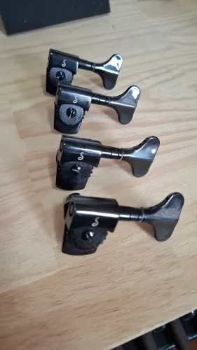 Tarraxas baixo Schaller M4S Light esquerda.