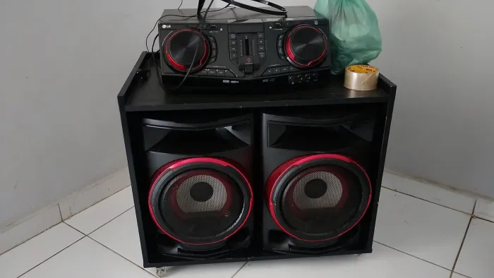 Vendo som profissional top tem am,FM,blootuf,entrada microfone,cd,usb