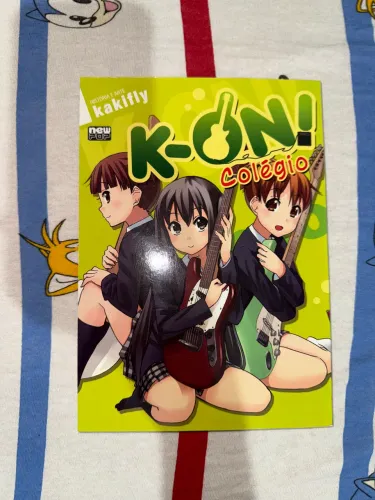 desapego de mangas: k-on! colégio