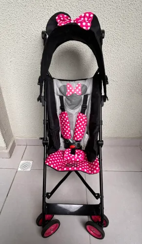 Carrinho de Bebê Minnie Rosa Dobrável Leve e Compacto
