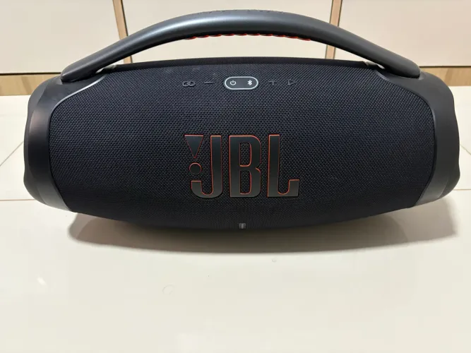 Vendo caixa de som JBL boombox 3 nova.