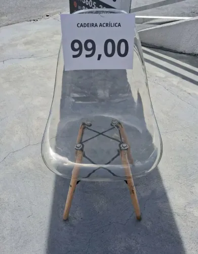 Cadeira acrílico 