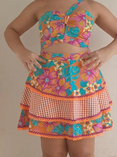 Conjunto junino ( tamanho M, de 15 a 16 anos)