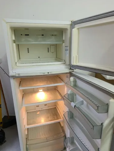 Vendo geladeira Consul boa 370 litros