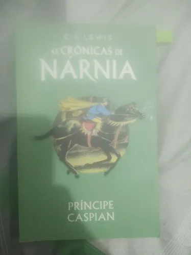 Vendo este livro: "As crônicas de Nárnia" do "Príncipe caspian"