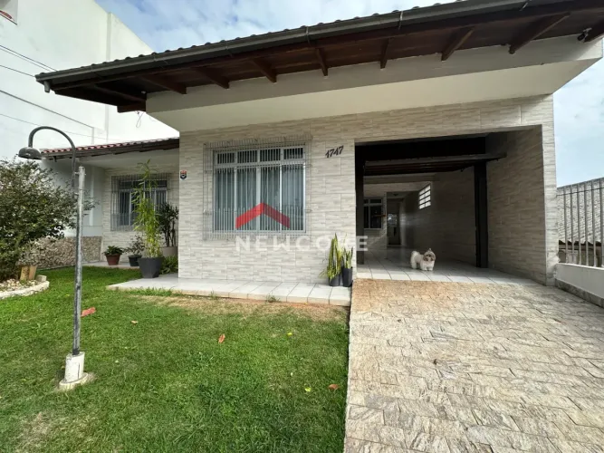 Casa em Rua Irmã Bonavita - Capoeiras - Florianópolis/SC