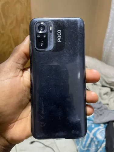 POCO M5s 128 GB de armazenamento interno e 6 GB de RAM.