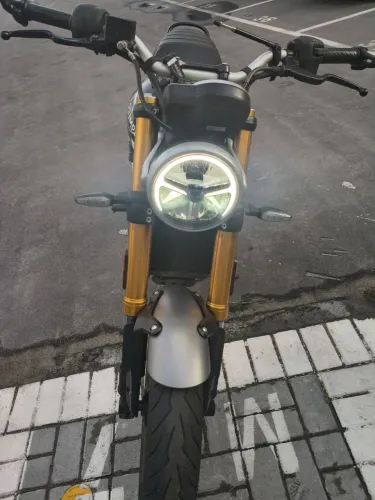 TRIUMPH SPEED 400