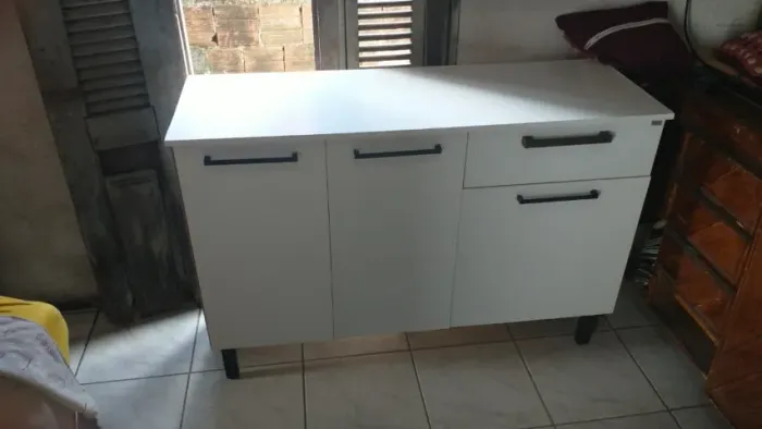 Balcão 3 portas e uma gaveta
