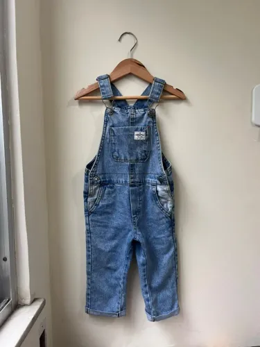 Jardineira infantil jeans, 1 ano