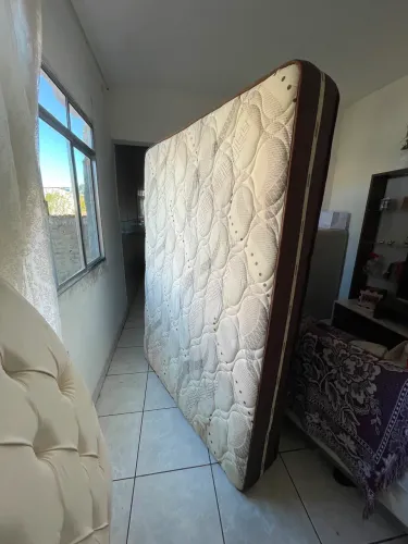 Vende-se colchão de casal