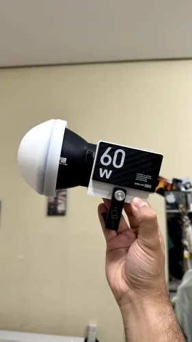 Iluminador Led Zhiyun Molus G60 Cob Monolight Bi-color 200w (Usado)