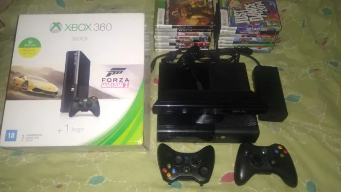 XBox 360 Bloqueado com Kinect, 2 controles e games originais