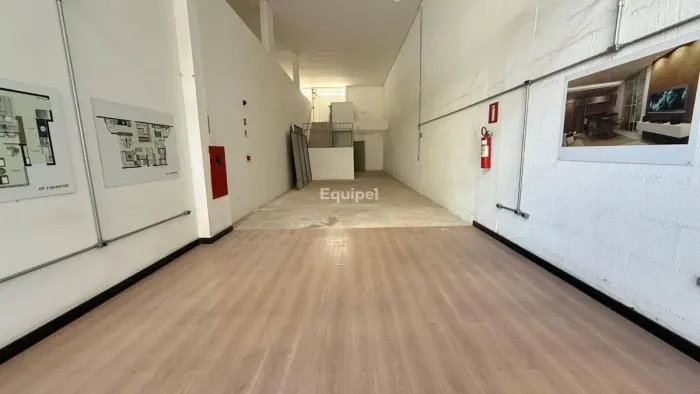 Ponto comercial para alugar, 1 banheiro, 239m² de área no bairro Lourdes/Centro