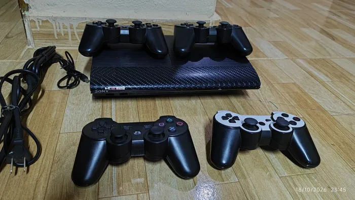PS3 super slim destravado 500gb