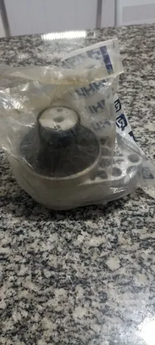 Vendo coxim do motor D, 3 furos.