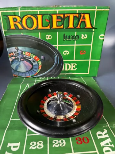 Jogo antigo roleta anos 80 original com tapete e fichas