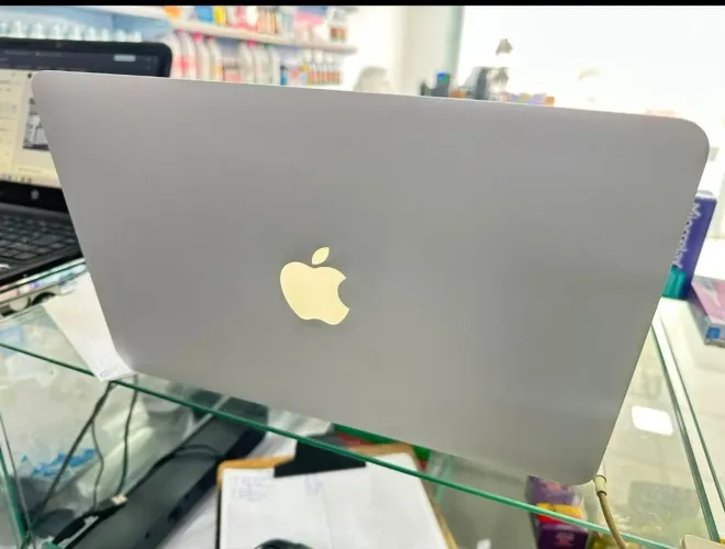 MacBook a1370 2gb 64gb core 2 duo Windows sem bateria