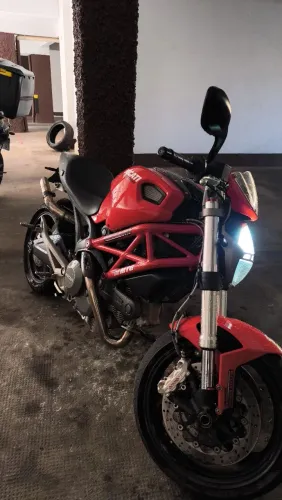 DUCATI MONSTER ?