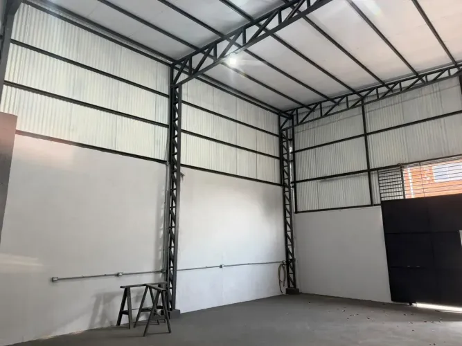 LOCAÇÃO BARRACÃO NOVO 130 m2 -Na Rodoviária Palmiro Paes de Barros
