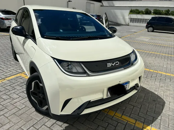 BYD Dolphin EV (Elétrico) 2025