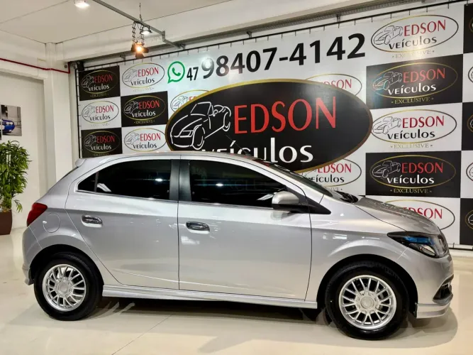 Chevrolet Onix Hatch LT 1.4 8V Flex Mec. 4P 2015