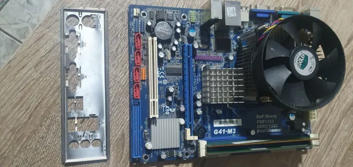 Placa Mãe e 04GB DDR3 processador Intel E4300