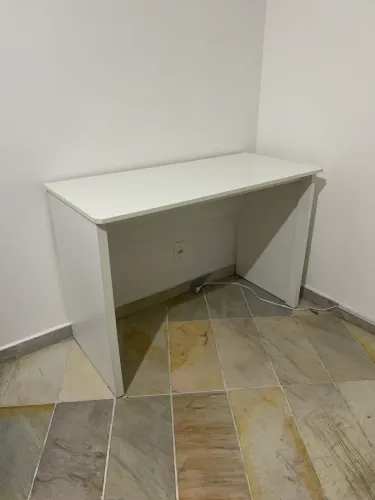 Escrivaninha em MDF 
