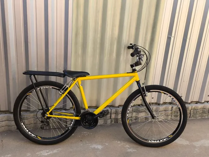 Vende-se uma bicicleta aro 26 em excelente estado de conservação