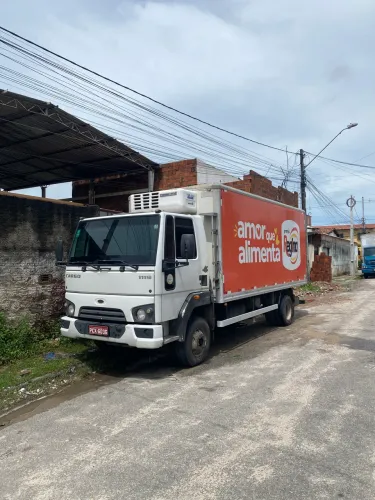 Canhão Ford cargo 1119 baú congelado