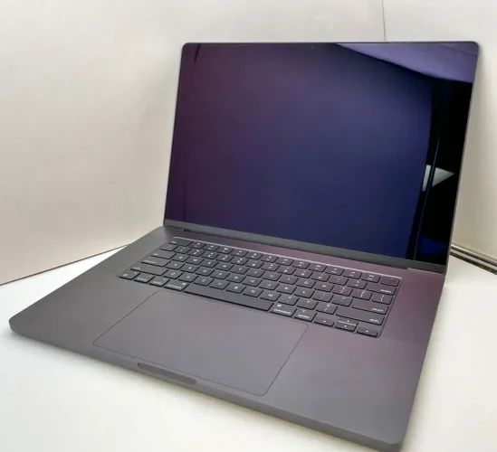 MacBook Pro M5 Max 64Gb 4Tb e AppleCare( Mdm)