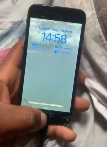 iPhone SE 2023