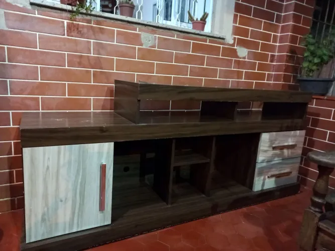 Rack para sala ou quarto.