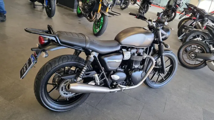 TRIUMPH STREET TWIM  2020