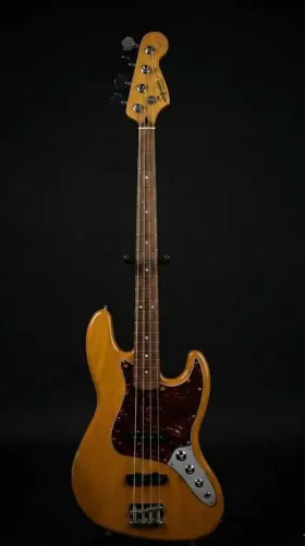 Fender Squier Califórnia ( Indonésia) (Fender,Squier, Warwick,MusicMan,Sadowsky,Yamaha)