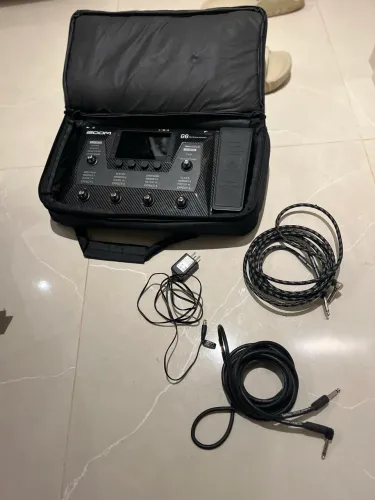Pedaleira zoom g6 e ampli master gt15 mais cabos Santo Ângelo 