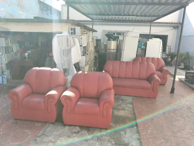 Conjunto de sofás e poltronas