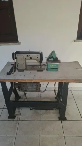 Máquina de costura industrial