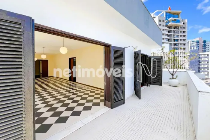 Compre cobertura linear, 4 quartos, elevador, 2 vagas, prédio individual, ao lado do EPA a