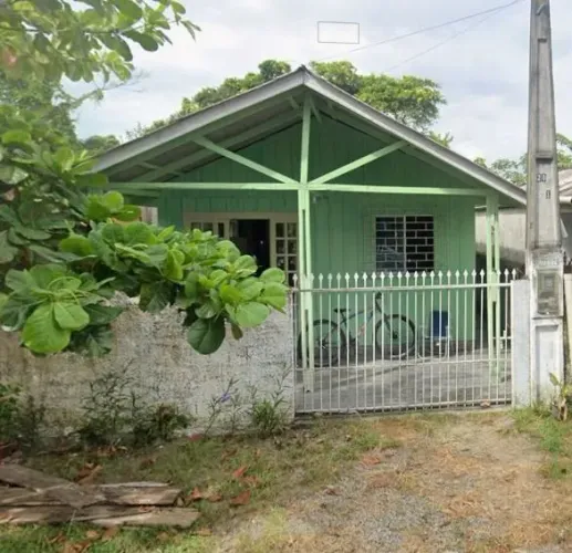 Vendo casa em matinhos com entrada mais parcelas    