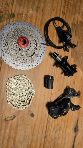 conjunto shimano xt 11v, cassete 11-50d, cubo, trocador, câmbio e corrente