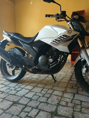 Fazer 250