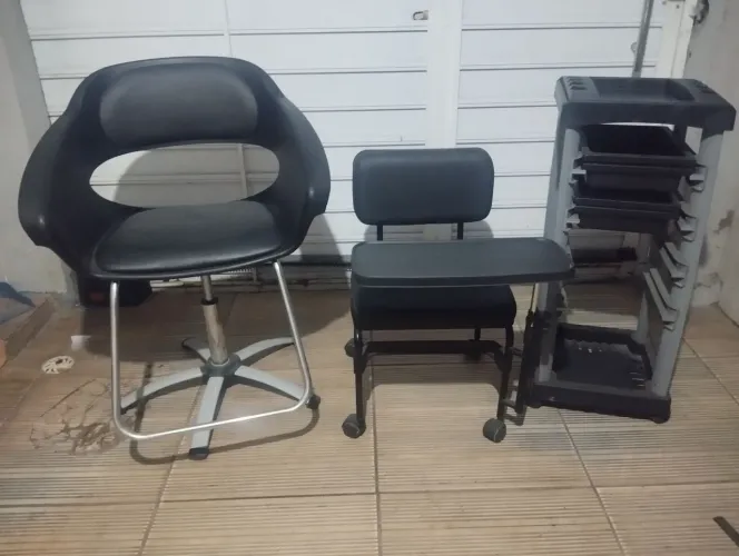 Cadeiras para salão de beleza DE BRINDE GANHA UM EXPOSITOR DE ESMALTES