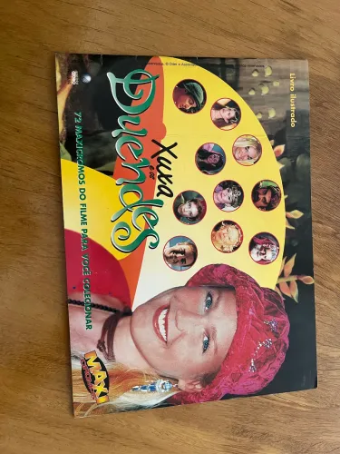 Revista de figurinhas Xuxa e os duendes incompleto 