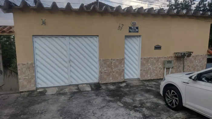 Casa para alugar com 3 quartos e garagem
