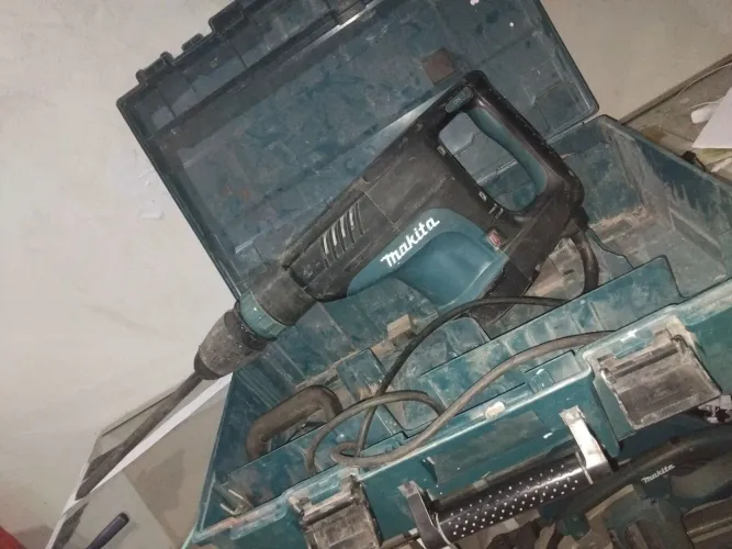 MARTELETE DEMOLIDOR MAKITA HM1203C ORIGINAL 9kg- 220V