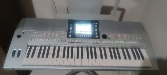 Teclado Yamaha Psr _S710 profissional
