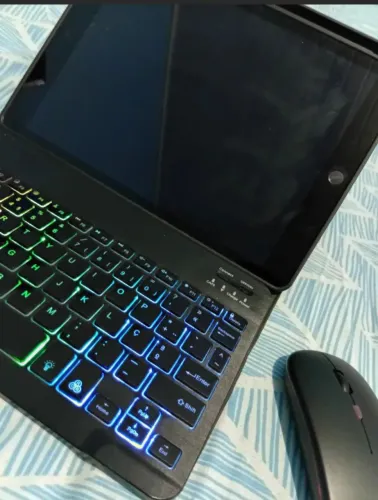 Ipad 9° Geração ACOMPANHA TECLADO E MOUSE | PERFEITAS condições