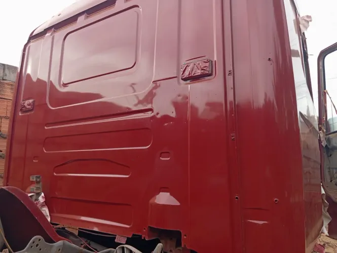 Vendo Scania Evolução de fácil montagem .